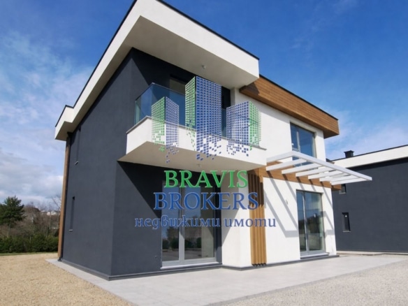 Луксозна двуетажна къща с морска панорама - 0