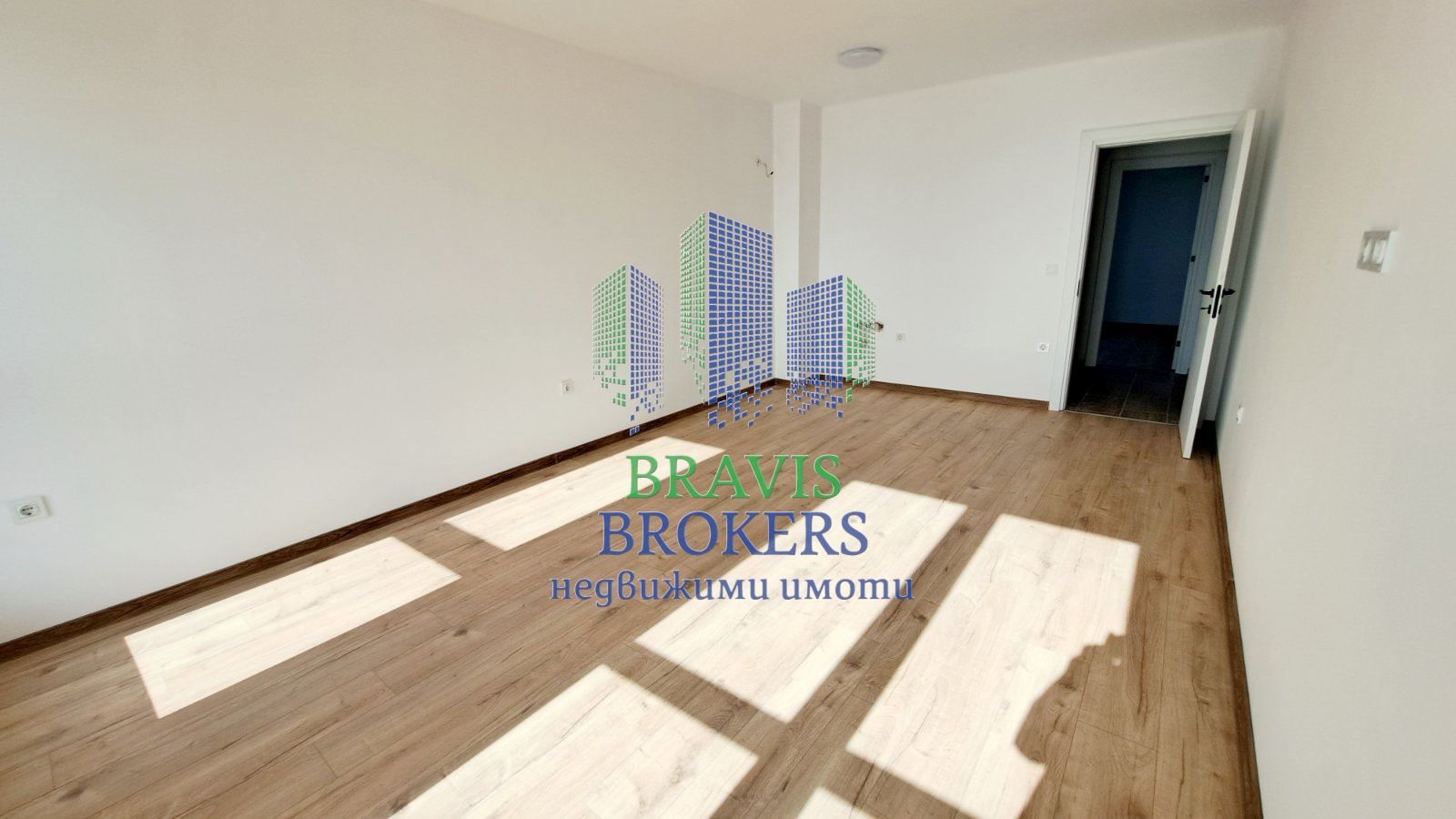 ТРИСТАЕН "ДО КЛЮЧ" С КУХНЯ - ДО МАГАЗИН РЕГАЛ -ЮГ/ЗАПАД - 0