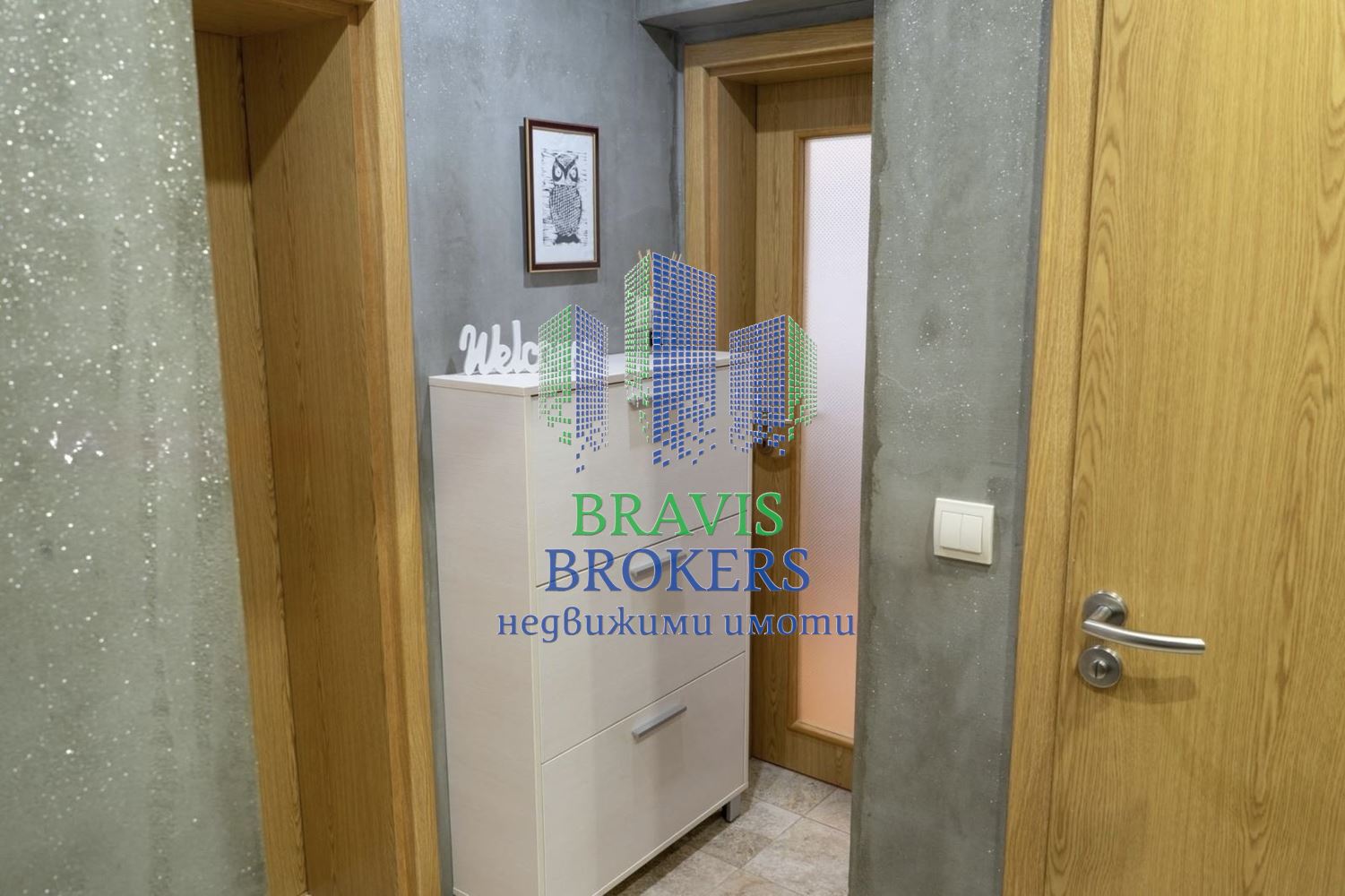 ВАРНА - ТРИСТАЕН ОБЗАВЕДЕН - СРЕДЕН ЕТАЖ - ТУХЛА СГРАДА - 0