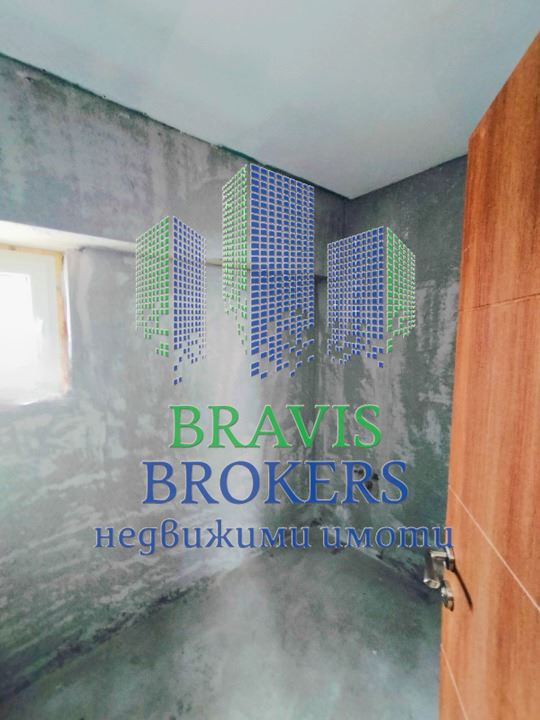 Просторен 4-стаен апартамент за продажба в кв. Левски , гр. Варна - 0