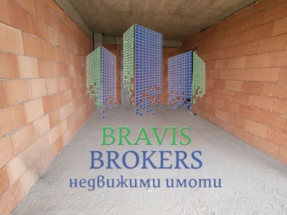 Четиристаен апартамент - Гранд Мол - Среден етаж - Голям инвестиционен потенциал - 0