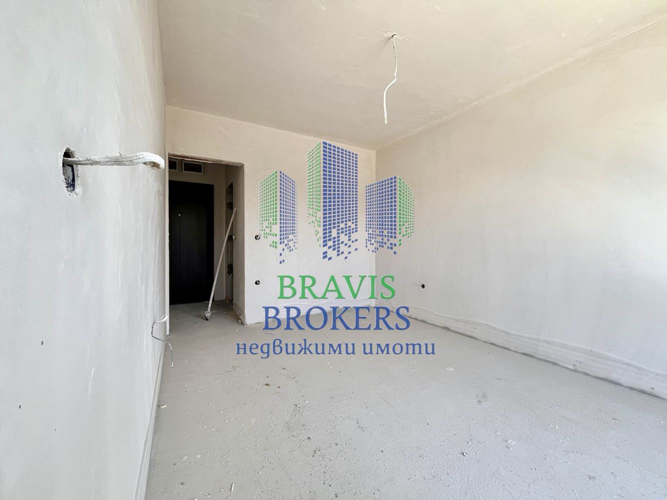 ТРИСТАЕН АПАРТАМЕНТ - ДО МАГАЗИН РЕГАЛ -ЮГ/ЗАПАД - ГОТОВА СГРАДА - 0