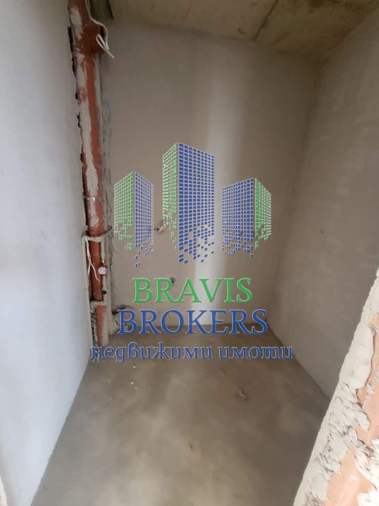 ЮГ - Най-добра за тристаен за района - Правилни Форми - 0