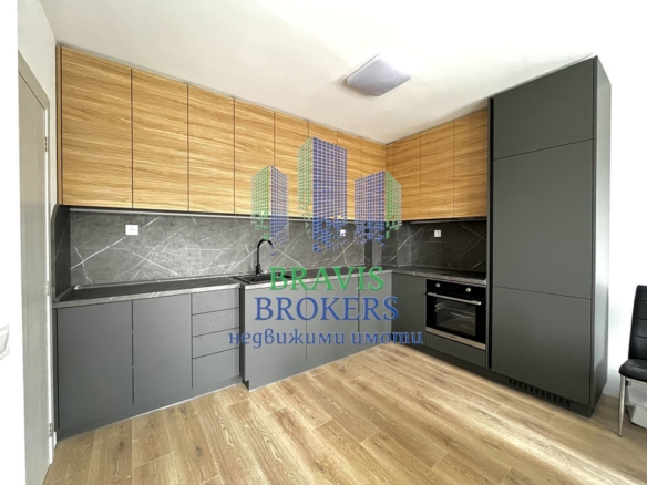 ТРИСТАЕН "ДО КЛЮЧ" С КУХНЯ - ДО МАГАЗИН РЕГАЛ -ЮГ/ЗАПАД - 0