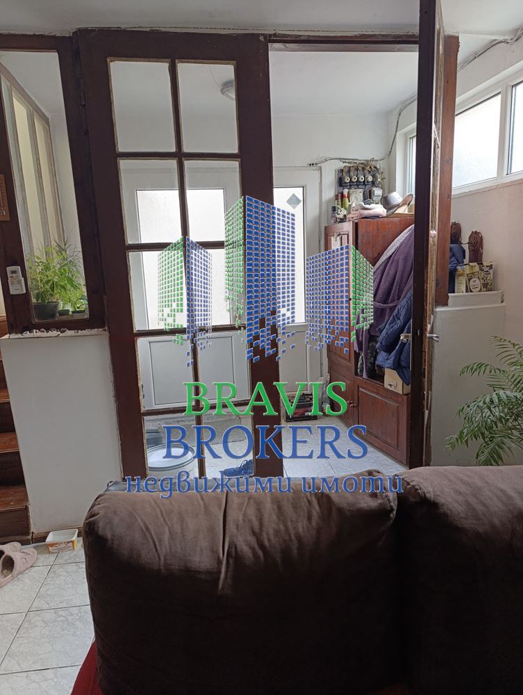 🏡 Продава се двуетажен къща / мезонет в Варна - до Гранд мол - 0