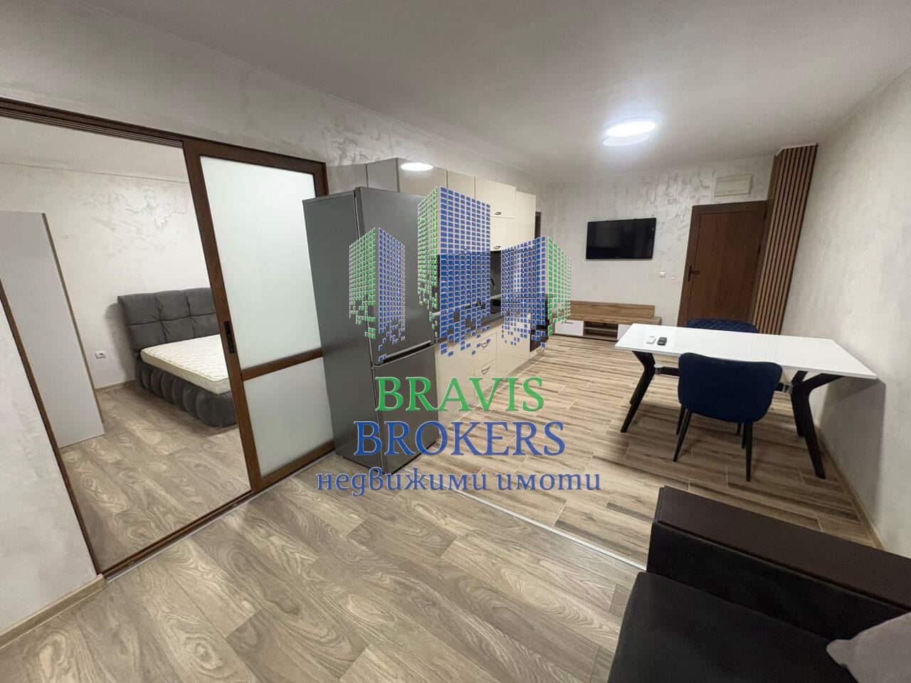 ВАРНА БРИЗ – ОБЗАВЕДЕН ТРИСТАЕН АПАРТАМЕНТ – ТУХЛА СГРАДА – СОБСВЕН ДВОР - ГОТОВ ЗА НАНАСЯНЕ - ТОП ЛОКАЦИЯ - 0