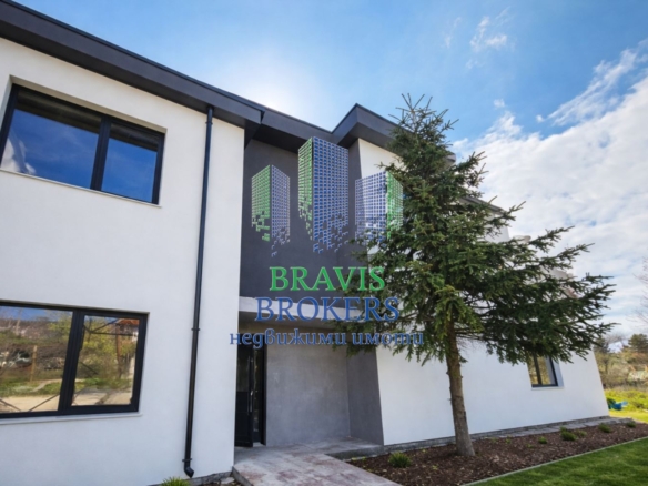 СВ НИКОЛА - ТРИСТАЕН АПАРТАМЕН- ОТЛИЧНИ ПАРАМЕТРИ - ПАНОРАМА - 0