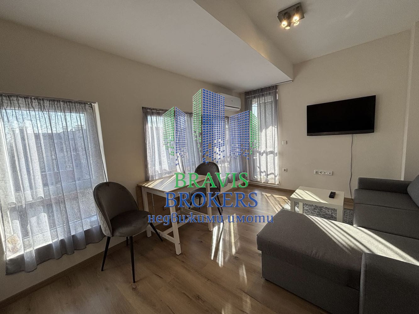 ВАРНА КОЛХОЗЕН ПАЗАР – ЮЖЕН - НАПЪЛНО ОБЗАВЕН ДВУСТАЕН – ТУХЛЕНА СГРАДА – ПАНОРАМА – ТОП ЦЕНА ! - 0