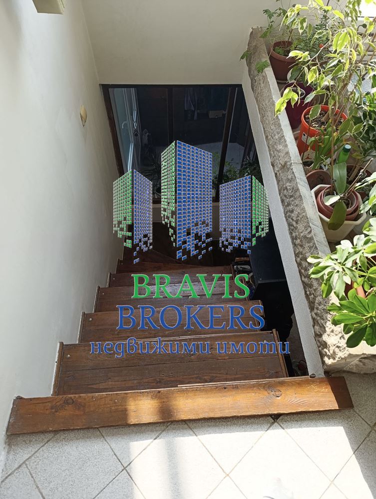 🏡 Продава се двуетажен къща / мезонет в Варна - до Гранд мол - 0