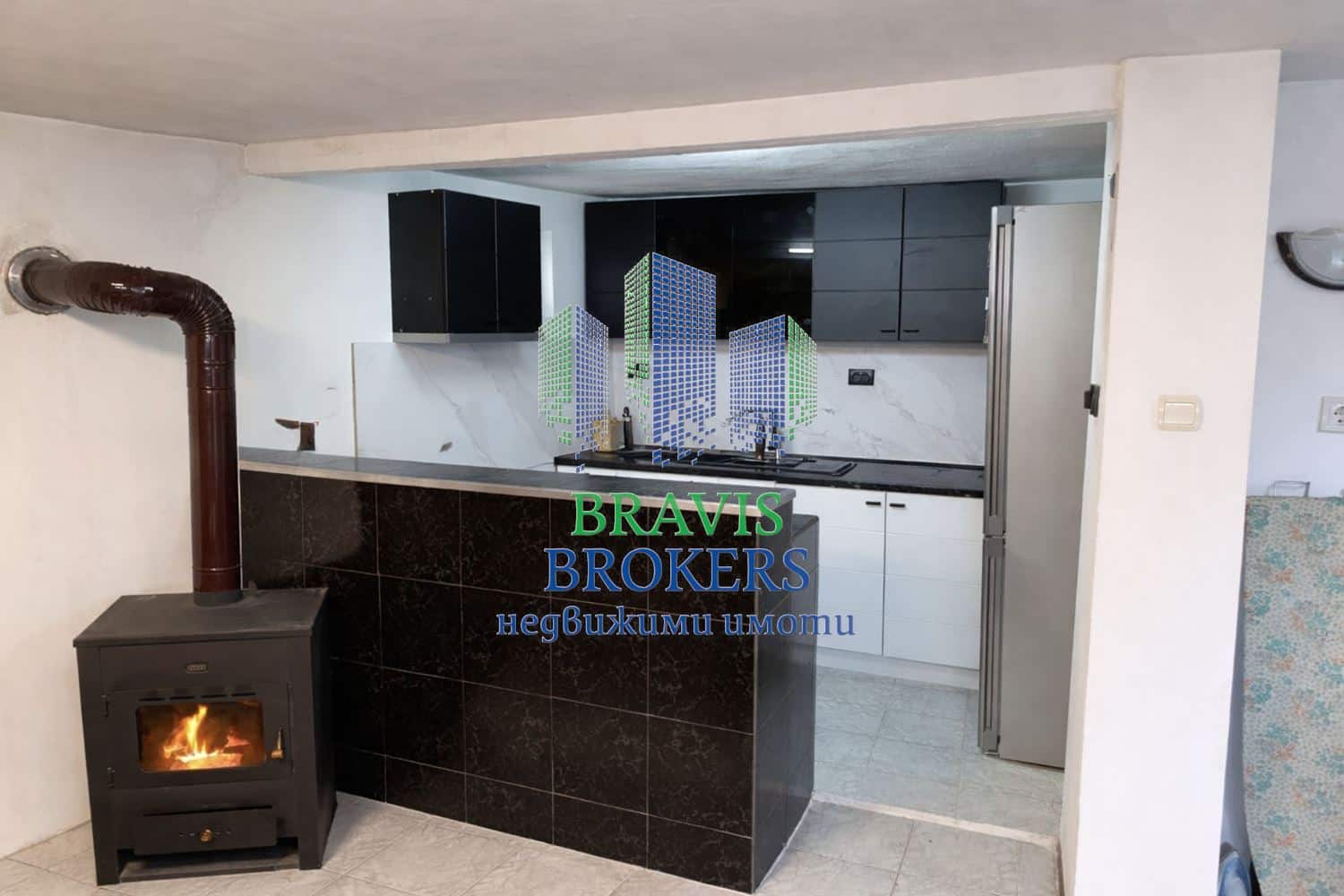 🏡 Продава се двуетажен къща / мезонет в Варна - до Гранд мол - 0