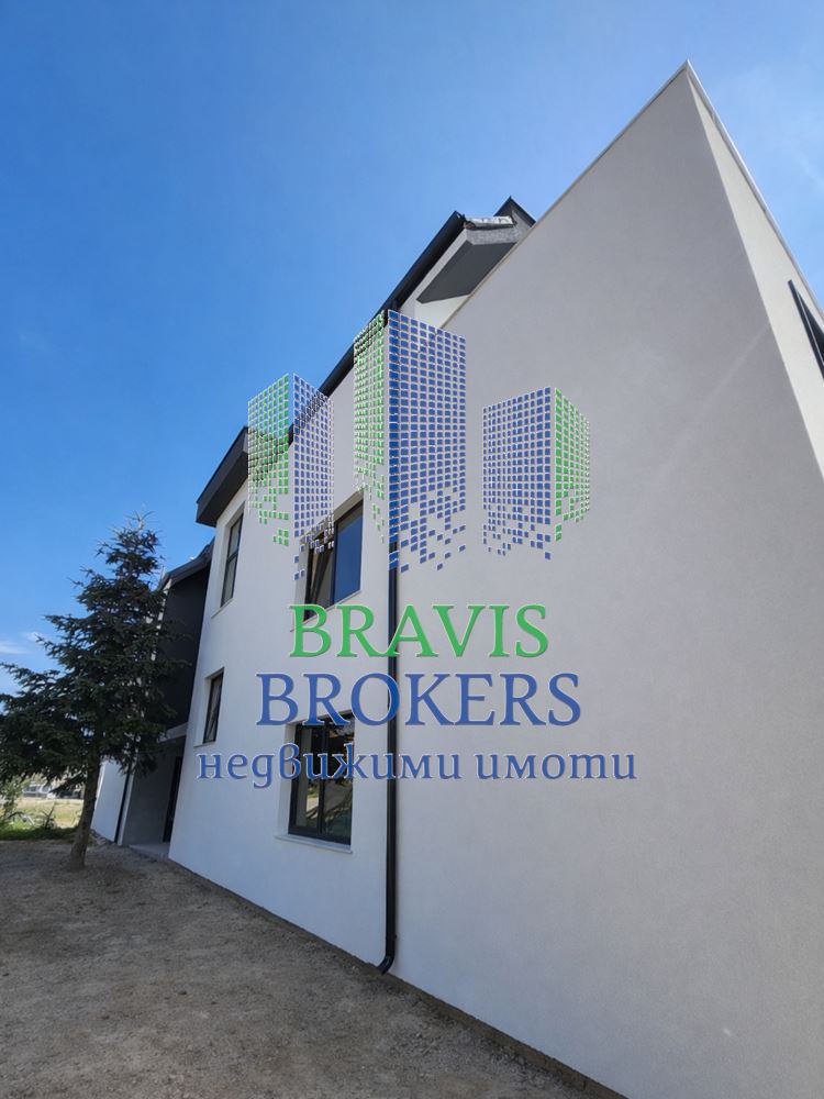 СВ НИКОЛА - ТРИСТАЕН АПАРТАМЕН- ОТЛИЧНИ ПАРАМЕТРИ - ПАНОРАМА - 0