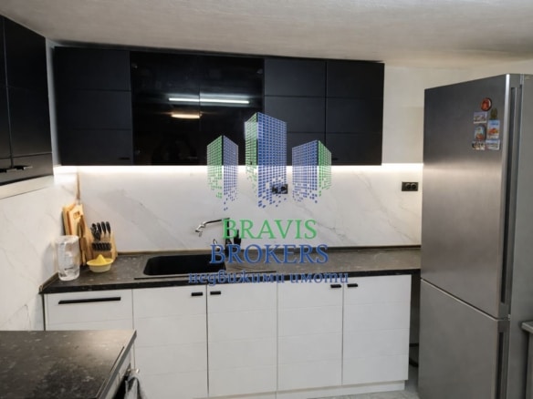 🏡 Продава се двуетажен къща / мезонет в Варна - до Гранд мол - 0