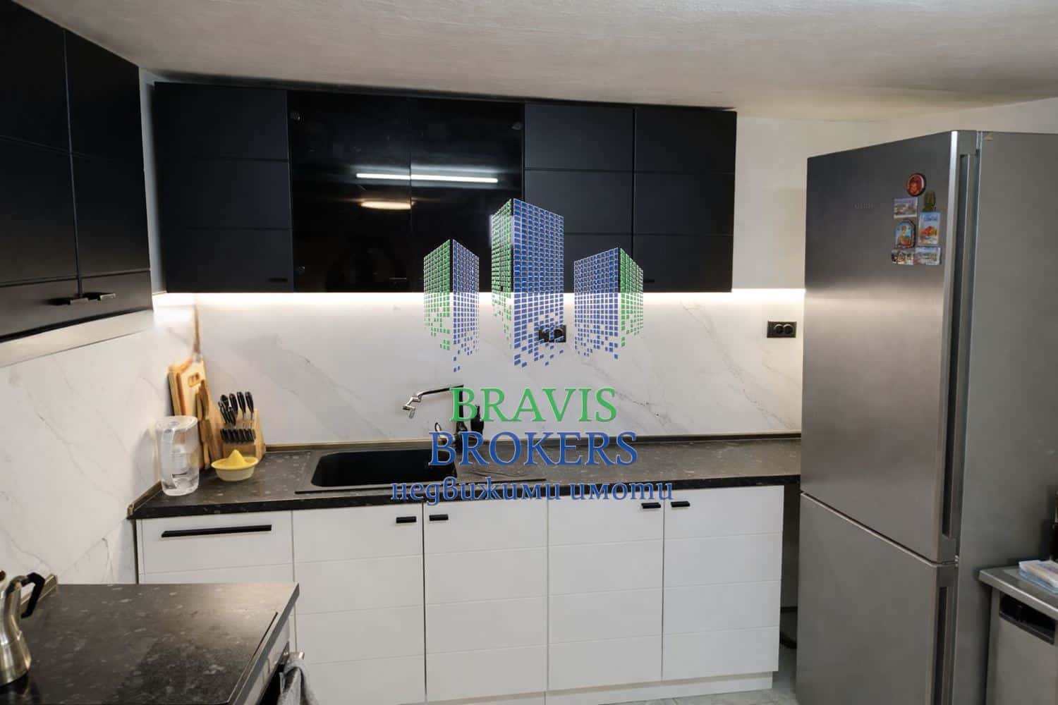 🏡 Продава се двуетажен къща / мезонет в Варна - до Гранд мол - 0