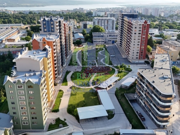 ВАРНА ПОБЕДА – ЗАТВОРЕН КОМПЛЕКС - ПАНОРАМЕН ДВУСТАЕН – СРЕДЕН ЕТАЖ – ТОП ЛОКАЦИЯ - 0