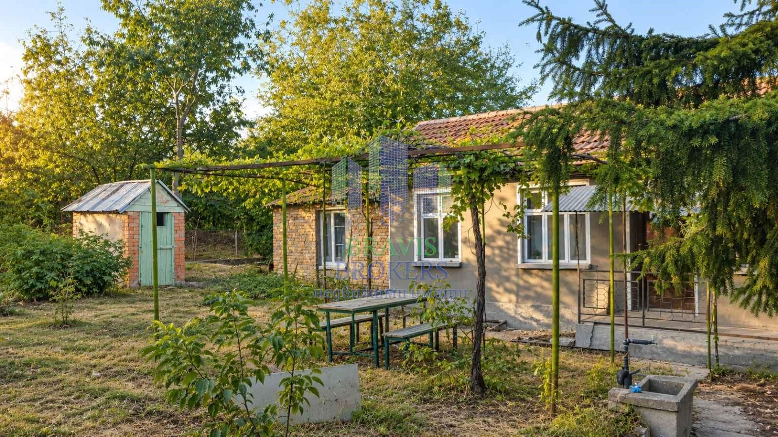 САМОСТОЯТЕЛНА КЪЩА - ТОПОЛИ - 641кв.м ПРАВОЪГЪЛЕН ПАРЦЕЛ - ТОК - ВОДА - КАНАЛИЗАЦИЯ - 0