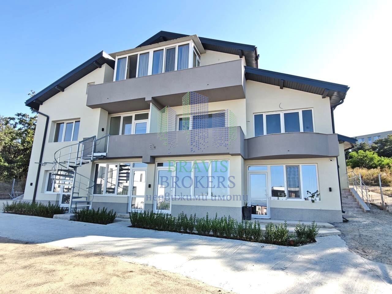 ВАРНА | САМО 600 €! ЧИСТО НОВ ТРИСТАЕН, МОРСКА ПАНОРАМА + ПАРКОМЯСТО, ИНТЕРНЕТ И ТВ В ЦЕНАТА! - 0